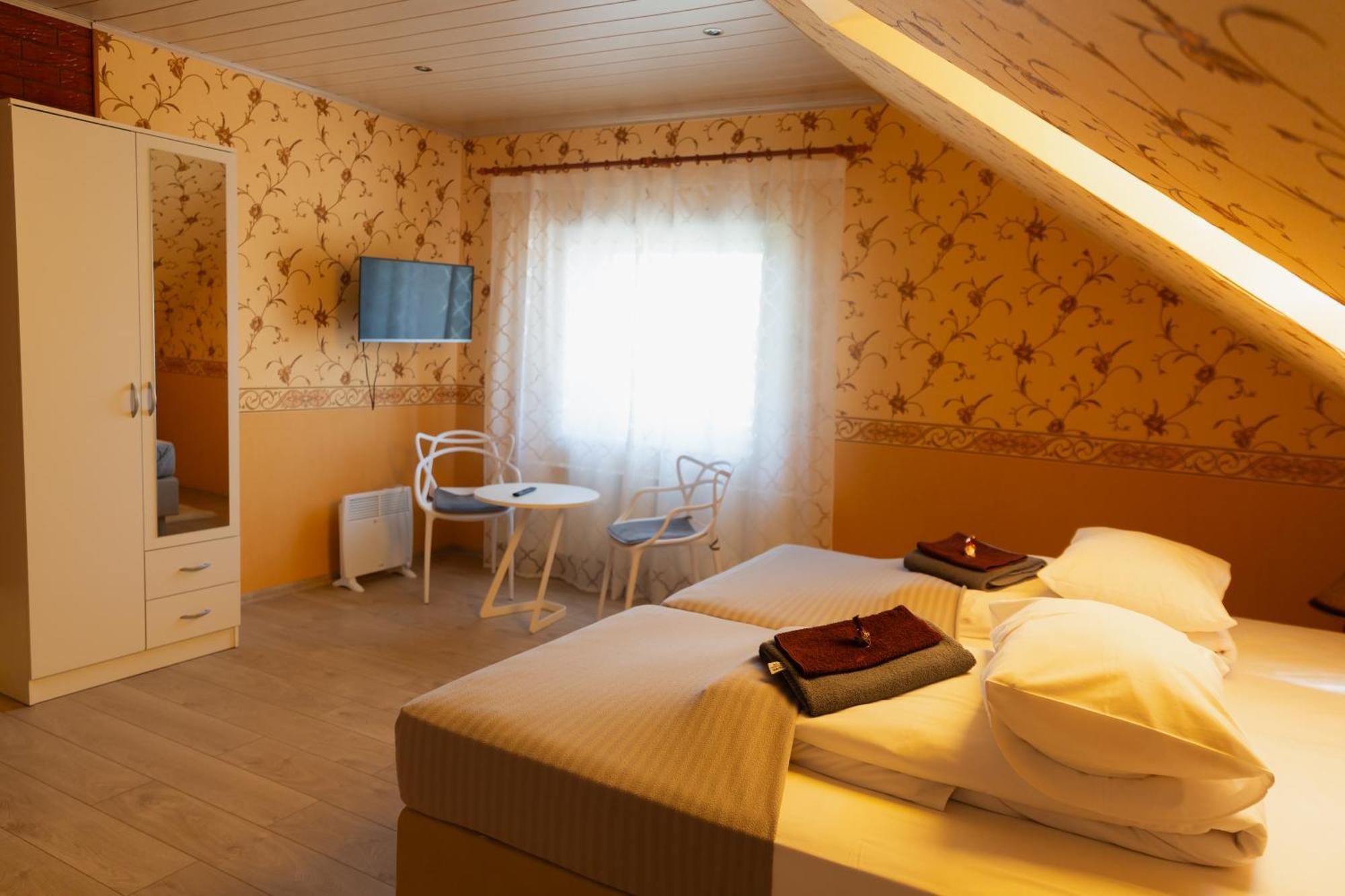 Konrad Family Guesthouse Куресааре Стая снимка